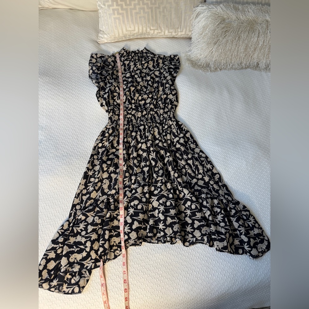 Saks Black and Cream Floral High-Low Ruffle Fit & Flare Knee Length Dress Medium - Picture 11 of 11